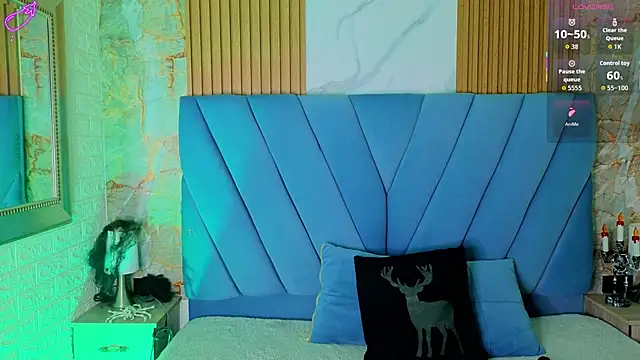 Snapshot of violett__golden chatting on 10-09-25, 11:19 violett  golden online show from 10-09-25, 11:19