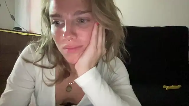 Snapshot of sweetceeme chatting on 06-30-26, 04:02 sweetceeme online show from 06-30-26, 04:02