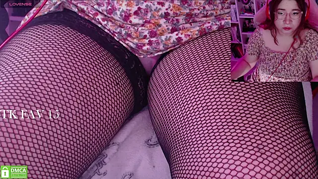 Pink girl0n online show from 11-28-25, 06:16