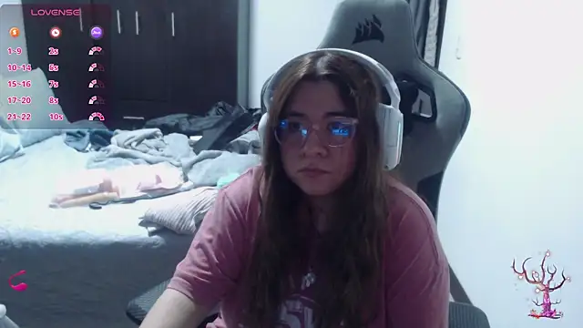 Snapshot of Pink_girl0n chatting on 12-20-25, 07:37 Pink girl0n online show from 12-20-25, 07:37