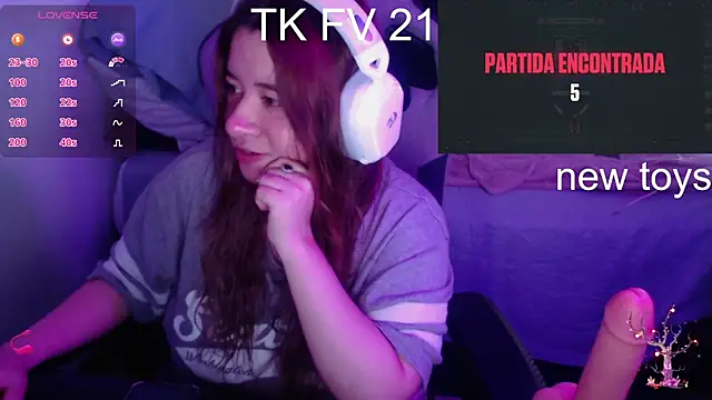 Snapshot of Pink_girl0n chatting on 01-05-26, 06:44 Pink girl0n online show from 01-05-26, 06:44