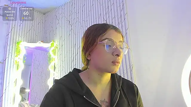 Naomy tay1 online show from 03-20-26, 03:33