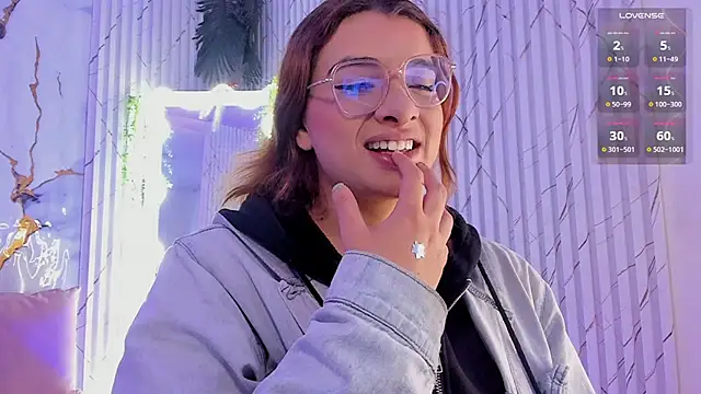 Naomy tay1 online show from 04-13-26, 03:45