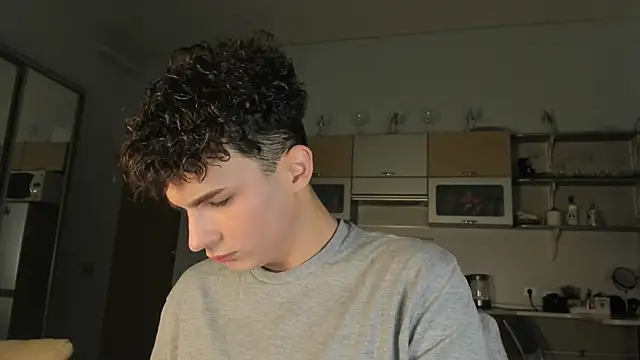 Snapshot of mystic_evan chatting on 09-15-25, 02:17 mystic evan online show from 09-15-25, 02:17