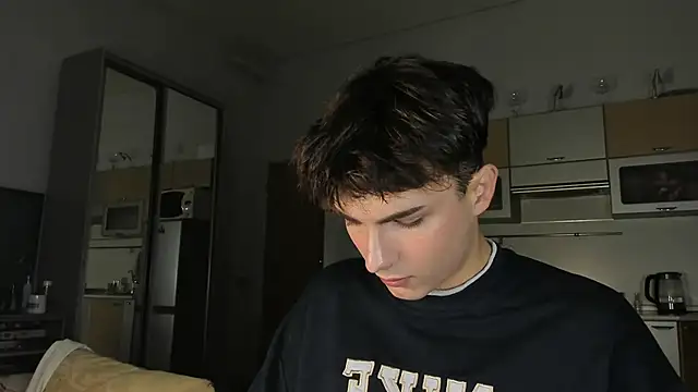 Snapshot of mystic_evan chatting on 09-20-25, 03:13 mystic evan online show from 09-20-25, 03:13