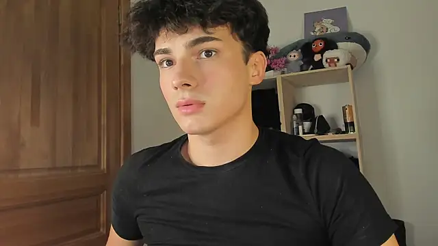 Snapshot of mystic_evan chatting on 10-12-25, 09:14 mystic evan online show from 10-12-25, 09:14