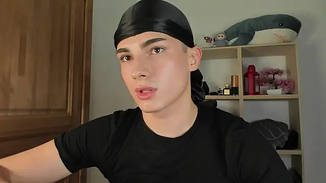 Snapshot of mystic_evan chatting on 10-24-25, 11:56 mystic evan online show from 10-24-25, 11:56