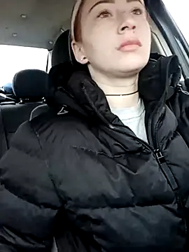 Reina Cummings online show from 11-17-25, 05:57