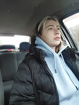 Reina Cummings online show from 03-28-26, 06:02