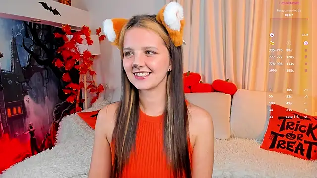 LilLisa online show from 10-22-25, 04:40