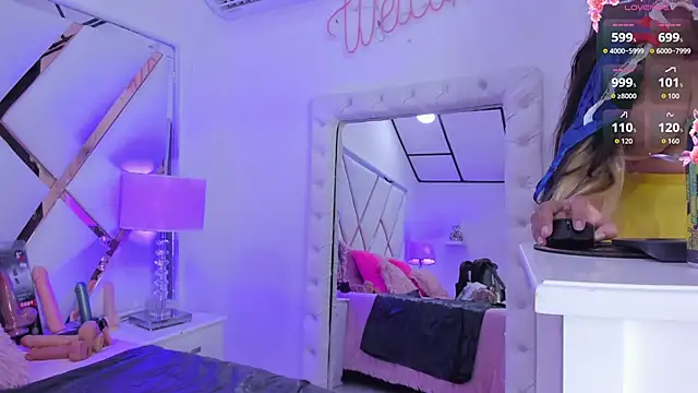 megann  up online show from 10-10-25, 03:27