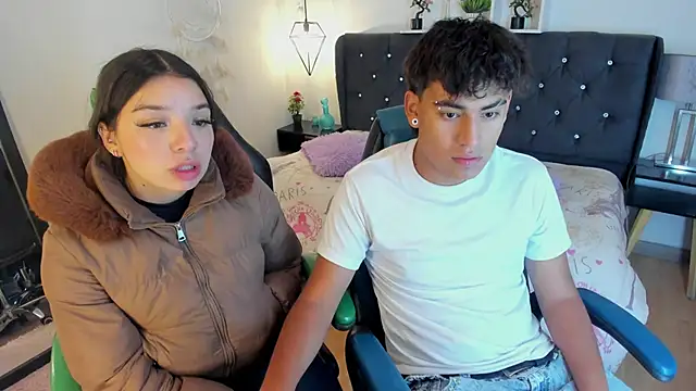 Snapshot of Yiing_and_yang chatting on 10-10-25, 10:47 Yiing and yang online show from 10-10-25, 10:47
