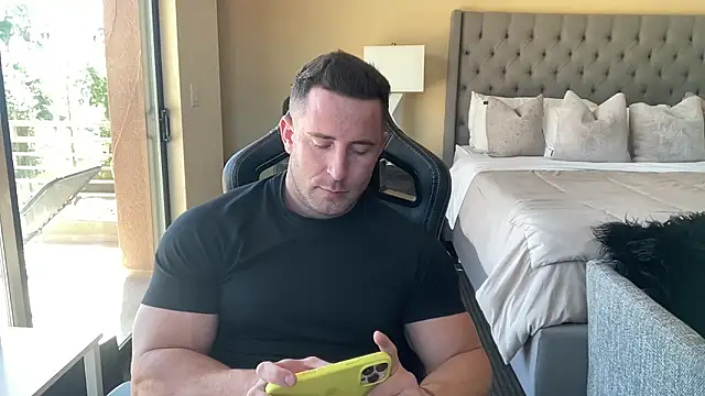 brettmycles28 online show from 10-03-25, 06:27