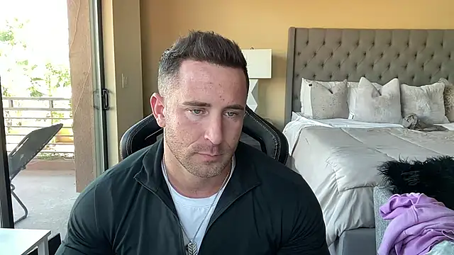 brettmycles28 online show from 10-05-25, 09:56