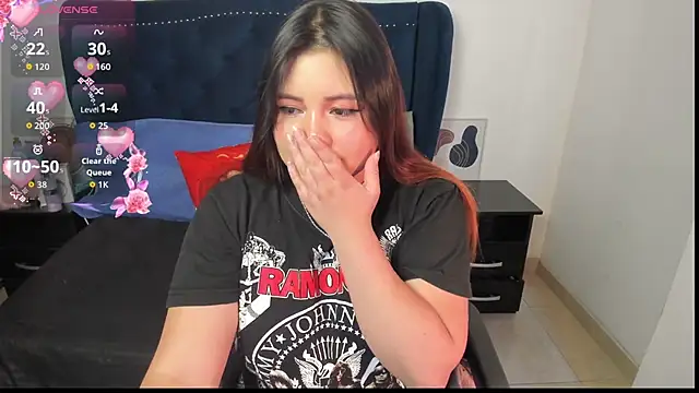 LucyPetit online show from 09-17-25, 03:24