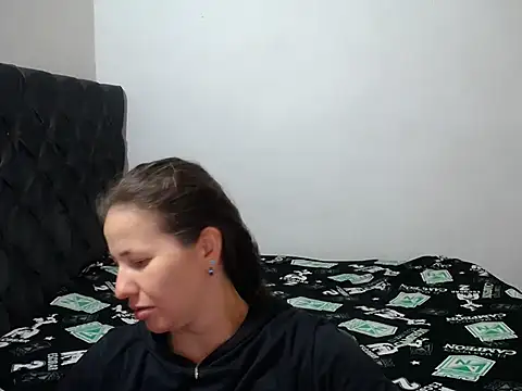 Valentina charlys online show from 10-15-25, 02:28
