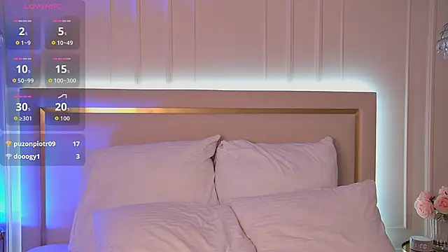 Snapshot of ArianaMell chatting on 10-17-25, 03:10 ArianaMell online show from 10-17-25, 03:10