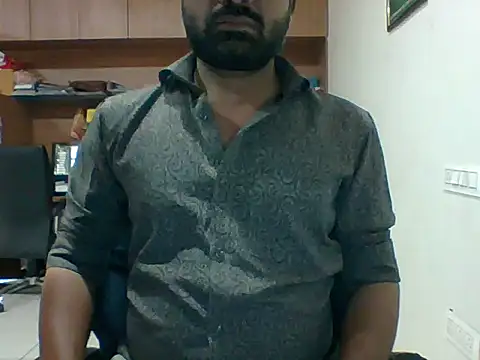 Snapshot of autophile-indian chatting on 11-22-25, 07:29 autophile-indian online show from 11-22-25, 07:29