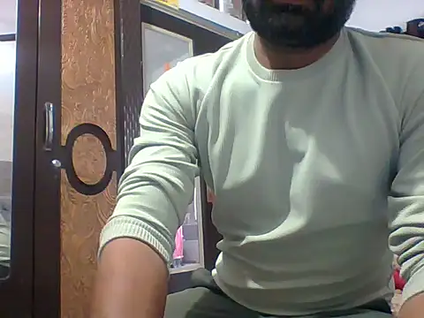 Snapshot of autophile-indian chatting on 11-23-25, 08:14 autophile-indian online show from 11-23-25, 08:14