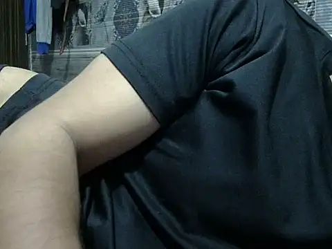 Snapshot of autophile-indian chatting on 11-23-25, 08:19 autophile-indian online show from 11-23-25, 08:19