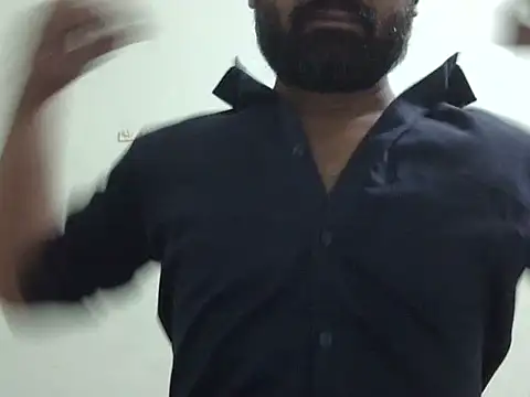 Snapshot of autophile-indian chatting on 12-15-25, 01:48 autophile-indian online show from 12-15-25, 01:48