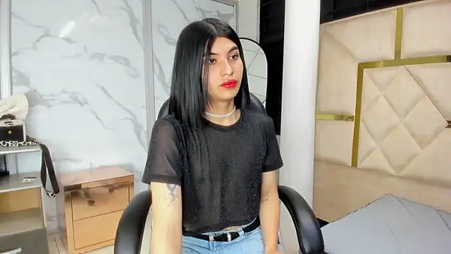 Snapshot of Allisonts69 chatting on 12-18-25, 03:56 Allisonts69 online show from 12-18-25, 03:56