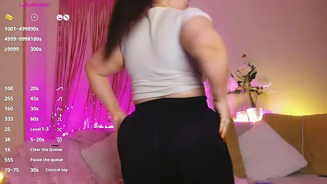Snapshot of Miss_Mila_ chatting on 04-30-26, 06:36 Miss Mila online show from 04-30-26, 06:36
