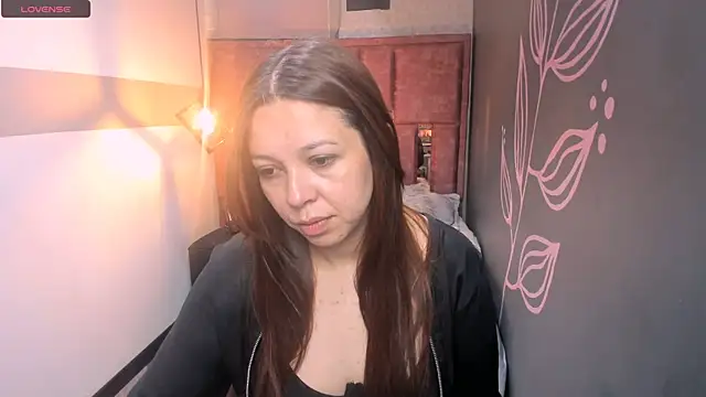 Snapshot of Isa_Thompson__ chatting on 09-12-25, 11:54 Isa Thompson online show from 09-12-25, 11:54