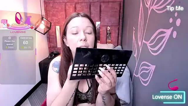 Snapshot of Isa_Thompson__ chatting on 09-25-25, 11:47 Isa Thompson online show from 09-25-25, 11:47