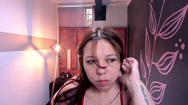 Snapshot of Isa_Thompson__ chatting on 10-04-25, 11:52 Isa Thompson online show from 10-04-25, 11:52