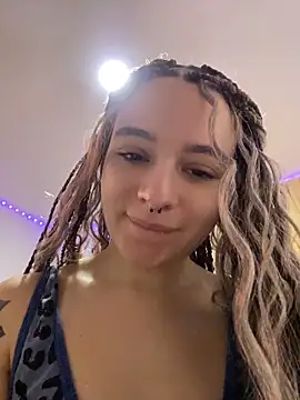 karla-thomsom10 online show from 04-15-26, 06:37