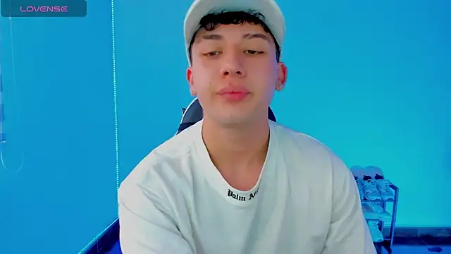 Snapshot of Casper___kyy chatting on 09-30-25, 06:35 Casper kyy online show from 09-30-25, 06:35