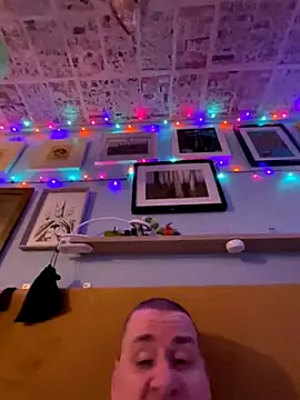 WriggleQuest online show from 10-29-25, 09:05