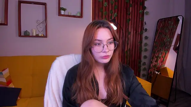 Snapshot of LanaAirlie chatting on 09-10-25, 04:23 LanaAirlie online show from 09-10-25, 04:23