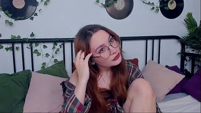 Snapshot of LanaAirlie chatting on 10-12-25, 10:03 LanaAirlie online show from 10-12-25, 10:03