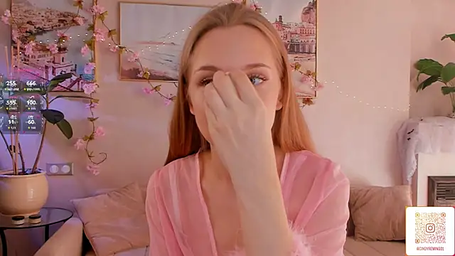 Snapshot of CindyGreen chatting on 10-26-25, 06:30 CindyGreen online show from 10-26-25, 06:30