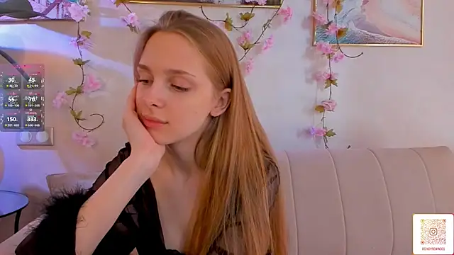 Snapshot of CindyGreen chatting on 11-02-25, 06:49 CindyGreen online show from 11-02-25, 06:49