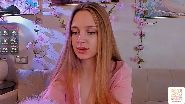 Snapshot of CindyGreen chatting on 11-05-25, 07:30 CindyGreen online show from 11-05-25, 07:30