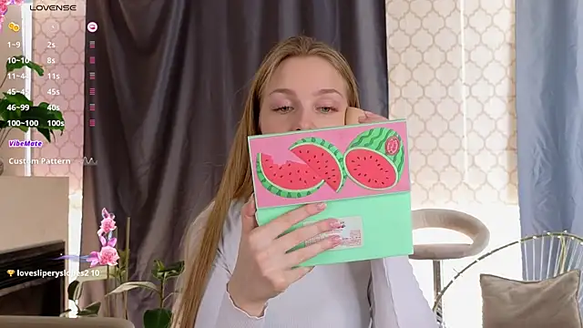 Snapshot of CindyGreen chatting on 11-18-25, 06:29 CindyGreen online show from 11-18-25, 06:29