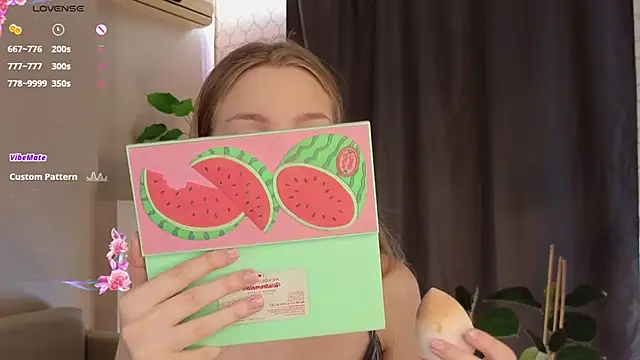 Snapshot of CindyGreen chatting on 11-24-25, 06:46 CindyGreen online show from 11-24-25, 06:46