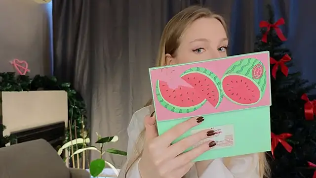 Snapshot of CindyGreen chatting on 12-03-25, 06:32 CindyGreen online show from 12-03-25, 06:32