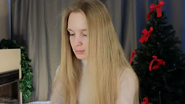 Snapshot of CindyGreen chatting on 12-05-25, 06:11 CindyGreen online show from 12-05-25, 06:11