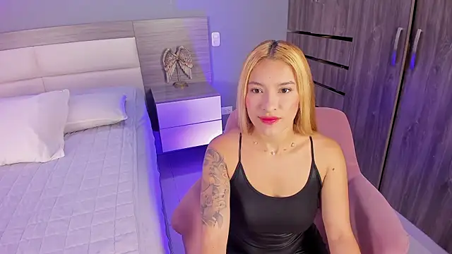 Snapshot of LexxyBunny_ chatting on 11-06-25, 11:33 LexxyBunny online show from 11-06-25, 11:33