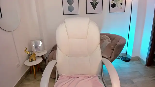 Beverly johnson online show from 10-12-25, 03:49