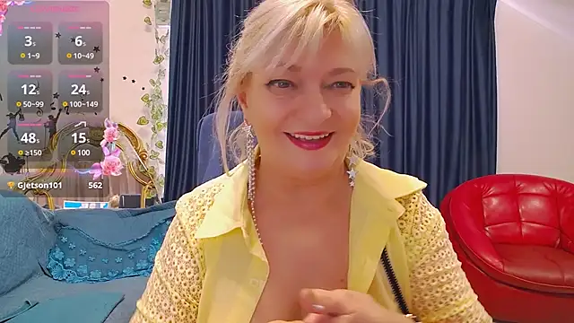 HypnotikCate online show from 01-17-25, 03:45