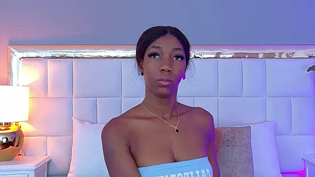 MadeleineHocker online show from 09-13-25, 11:54