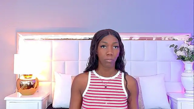 MadeleineHocker online show from 09-17-25, 12:18