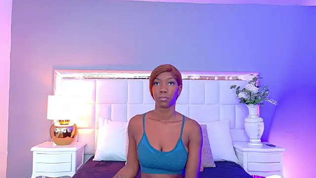 MadeleineHocker online show from 09-27-25, 12:21