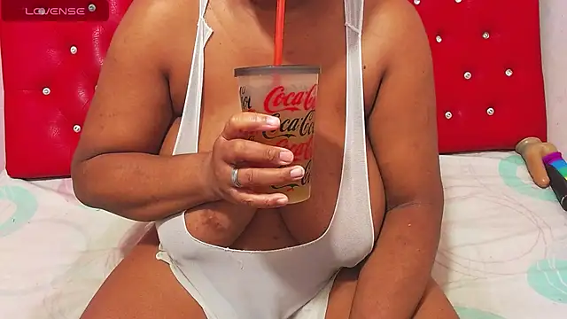 Snapshot of wonderfuldiana chatting on 09-13-25, 10:20 wonderfuldiana online show from 09-13-25, 10:20