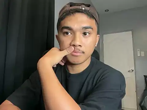 Snapshot of pinoyAdrianneXXX chatting on 05-04-26, 10:00 pinoyAdrianneXXX online show from 05-04-26, 10:00